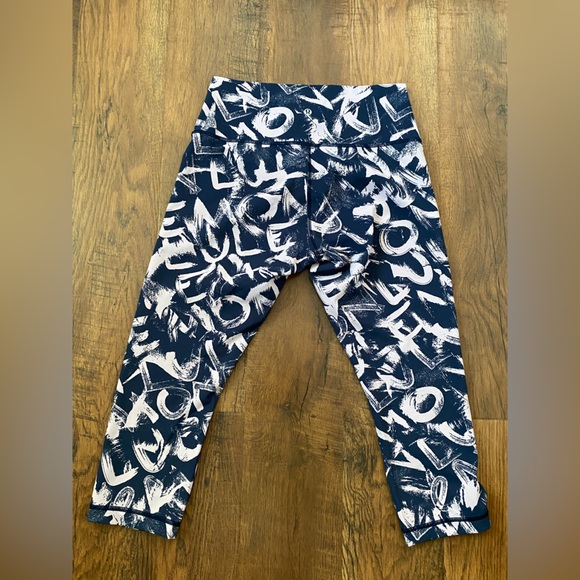 Lululemon Wunder Under Legging women’s 10 Graffiti  Antoinette Navy Hi Rise Crop - Picture 4 of 13